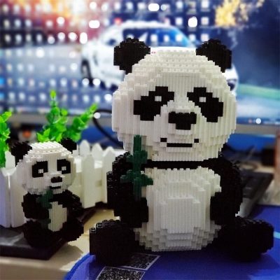 Cute China Panda Creator LeCheer 66007 with 3680 pieces
