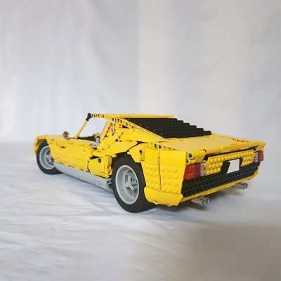 Lamborghini Miura Technician MOC-24294 with 3184 pieces