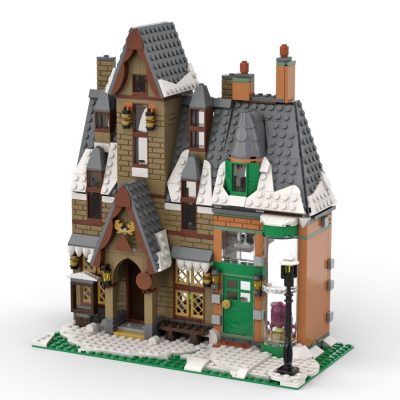 Hogsmeade Village Mod MOVIE MOC-80404 by LegoArtisan with 877 pieces