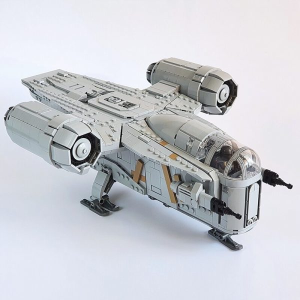 The Razor Crest STAR WARS MOC-58708 by EDGE OF BRICKS with 2053 pieces