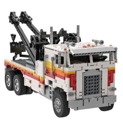 Freightliner FLA Wrecker Truck RC TECHNICIAN MOC-85025 by Mani91 with 2467 pieces