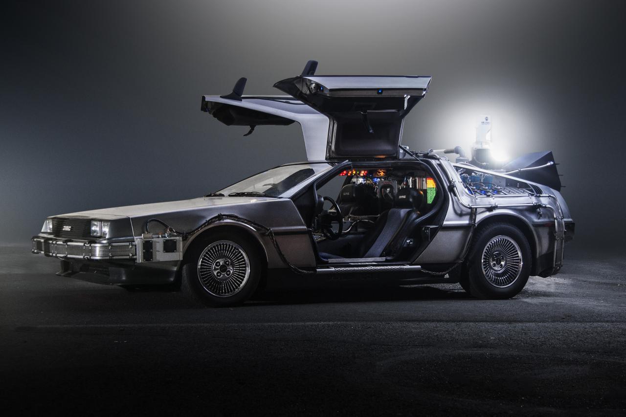 Back to the Future 1985 DeLorean Time Machine