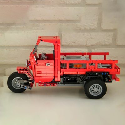 Piaggio APE Technic MOC 0073 with 693 pieces